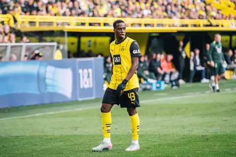 كيكر: موهبة دورتموند تدخل حسابات بايرن ميونخ